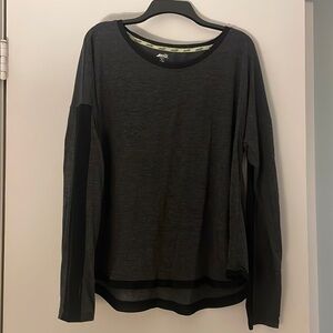 Long sleeve athletic shirt